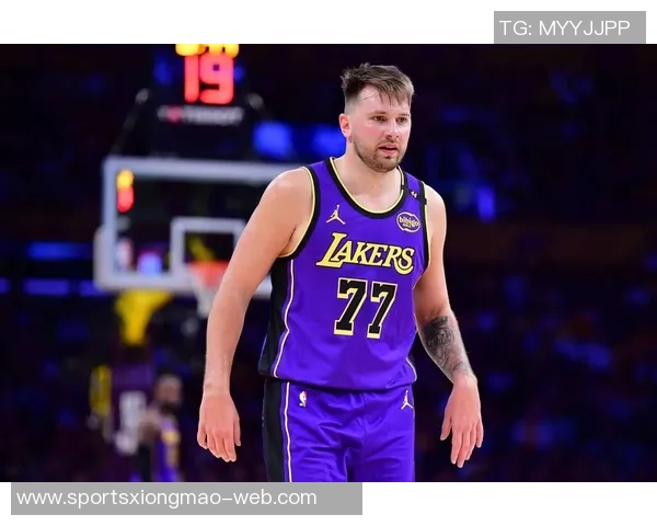 东契奇场均造犯规数领跑联盟SGA与里夫斯紧随其后表现不俗 东契奇场均造犯规数领跑联盟SGA与里夫斯紧随其后表现不俗